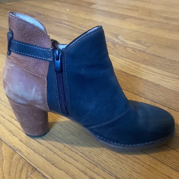 El Naturalista Women's 472 Colibri Ankle Bootie - Picture 6 of 9